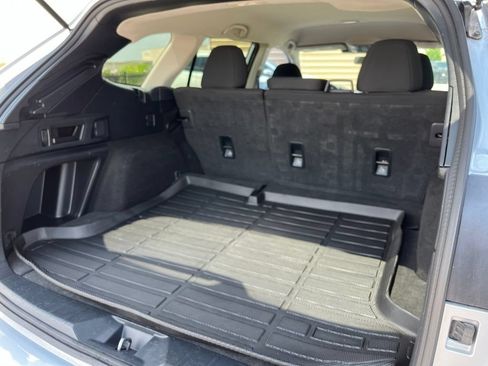 Used 2023 Subaru Outback Premium AWD/4WD image 10