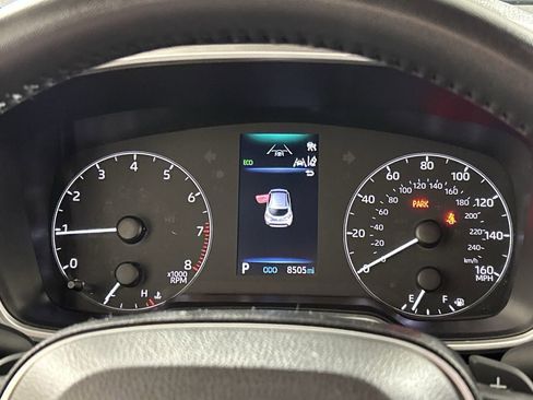 Used 2025 Toyota Corolla SE w/ SE Package image 15