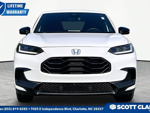 Used 2023 Honda HR-V Sport image 2