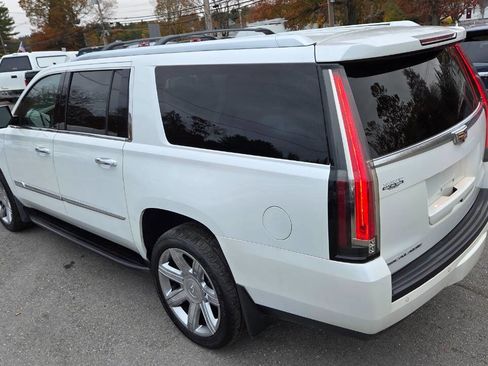 Used 2016 Cadillac Escalade ESV Premium image 9