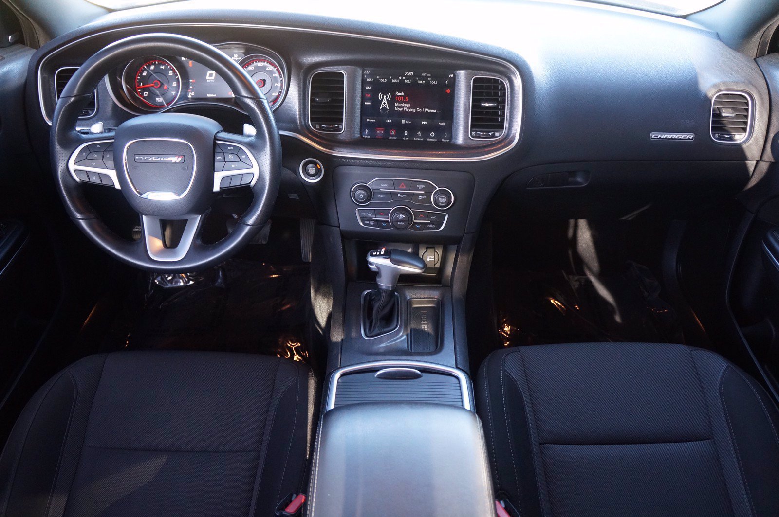 Used 2018 Dodge Charger R/T RWD image 19