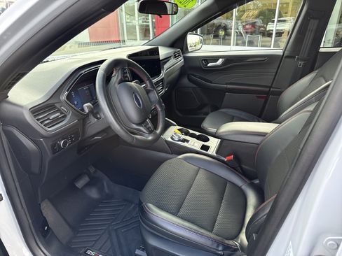 Used 2025 Ford Escape ST-Line w/ Tech Pack #1 AWD/4WD image 5