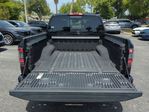 Used 2024 Nissan Frontier SL w/ Technology Package RWD image 13