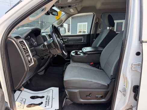 Used 2022 RAM 1500 Classic SLT w/ Electronics Convenience Group AWD/4WD image 13