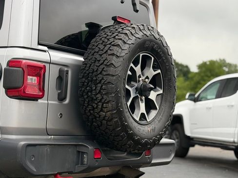 Used 2018 Jeep Wrangler Unlimited Rubicon w/ Uconnect 4C Nav & Sound Group AWD/4WD image 36