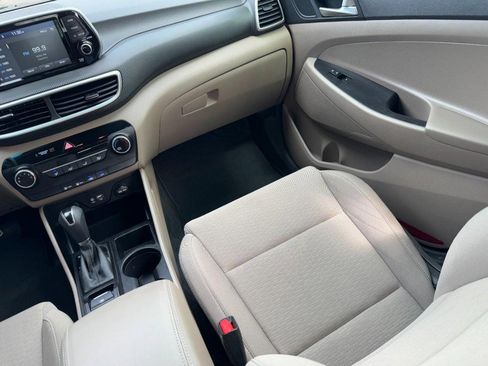 Used 2019 Hyundai Tucson SE w/ Cargo Package image 15