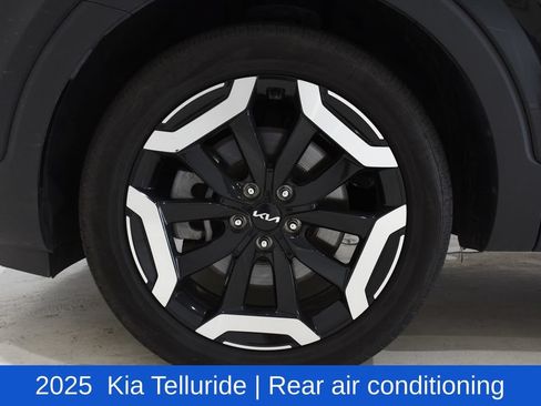 Used 2025 Kia Telluride S AWD/4WD image 6