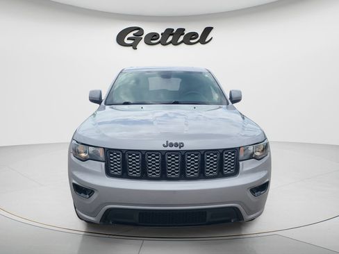 Used 2019 Jeep Grand Cherokee Altitude AWD/4WD image 2