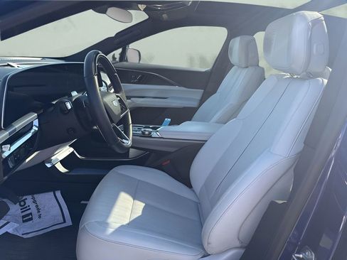 Used 2024 Cadillac Lyriq Luxury RWD image 7