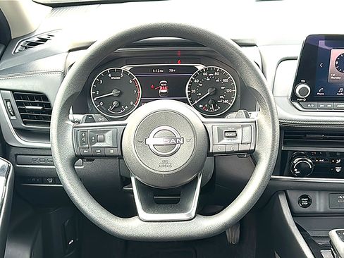 Used 2024 Nissan Rogue S image 26