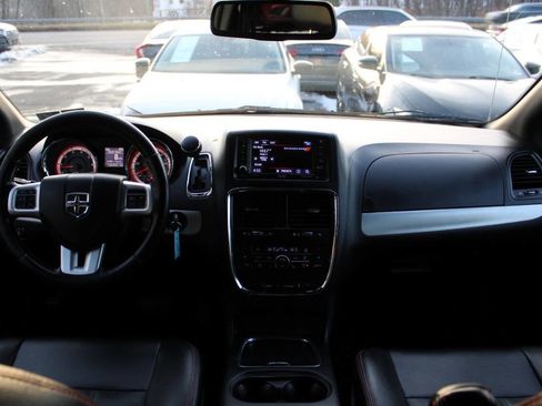 Used 2018 Dodge Grand Caravan GT image 30