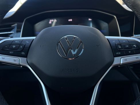 Certified 2025 Volkswagen Jetta SE image 22