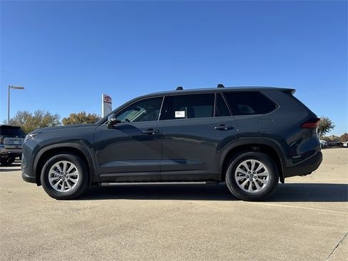 New 2026 Toyota Grand Highlander XLE image 2