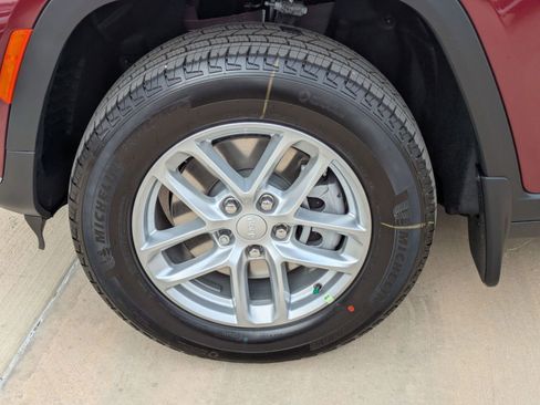 New 2025 Jeep Grand Cherokee L Laredo RWD image 22