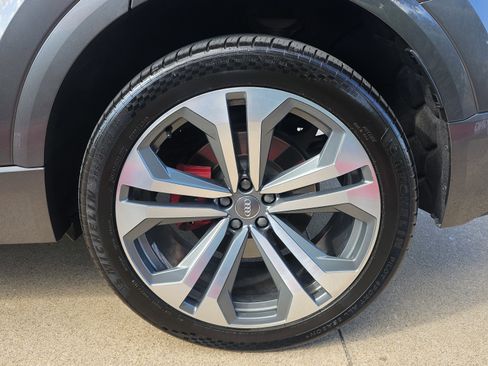 Used 2019 Audi Q8 Premium Plus image 14