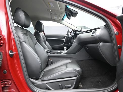 Used 2023 Genesis G70 2.0T image 35