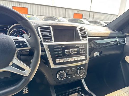 Used 2014 Mercedes-Benz ML 63 AMG 4MATIC image 15