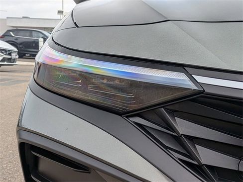 Used 2025 Hyundai Elantra Sport image 6