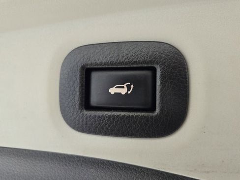 Used 2019 Nissan Rogue SL w/ Premium Package image 14