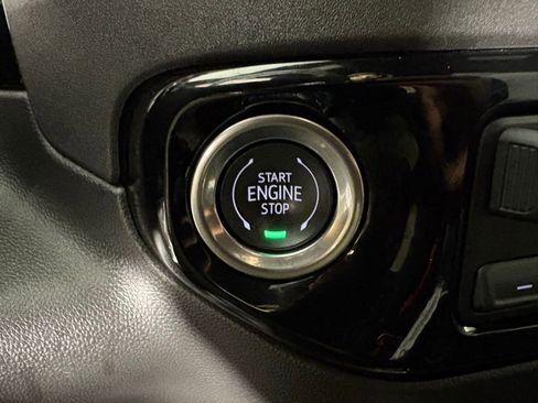 Used 2025 Chevrolet Silverado 1500 ZR2 w/ Technology Package image 31