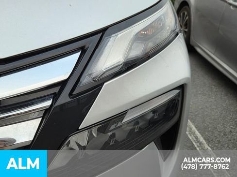 Used 2025 Nissan Rogue SV image 16