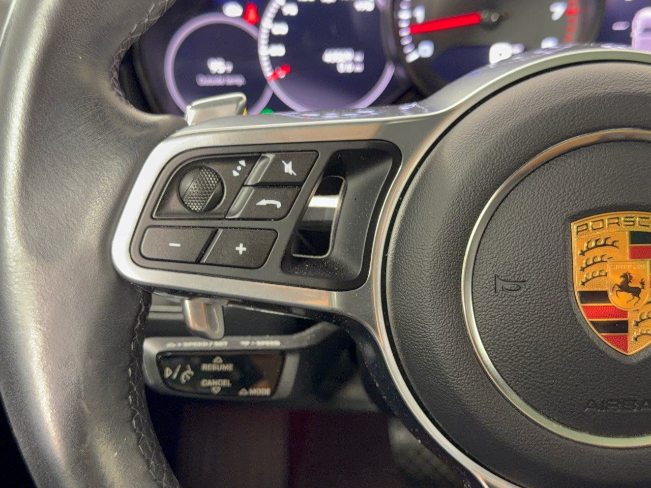Certified 2023 Porsche Cayenne AWD/4WD image 18