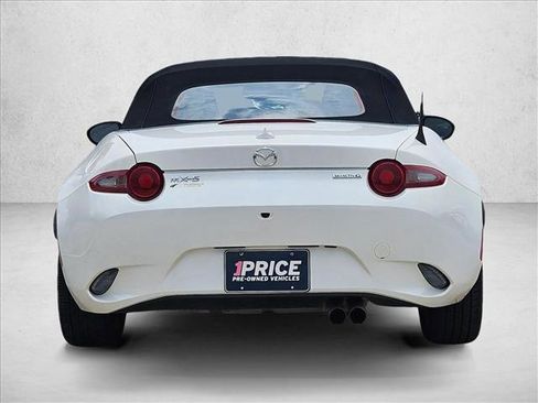 Used 2022 MAZDA MX-5 Miata Grand Touring w/ Weather Package RWD image 6