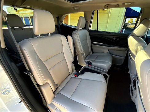 Used 2021 Honda Pilot Elite image 21