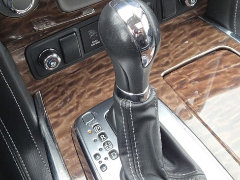 Used 2018 Nissan Armada Platinum image 34