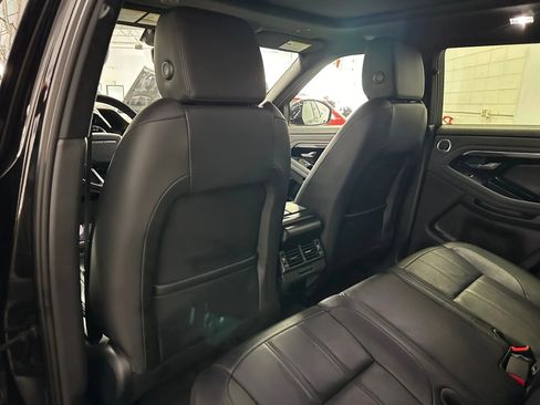 Used 2022 Land Rover Range Rover Evoque R-Dynamic S image 16