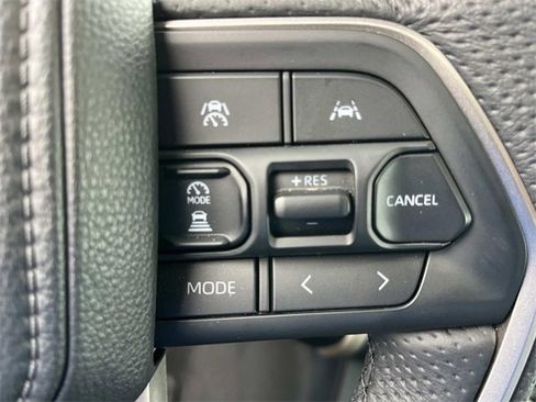 Used 2025 Toyota Tacoma TRD Off-Road image 34