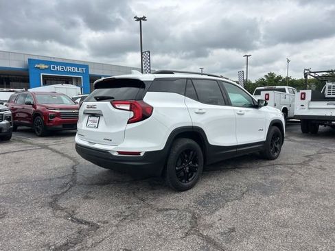 Used 2023 GMC Terrain AT4 AWD/4WD image 3