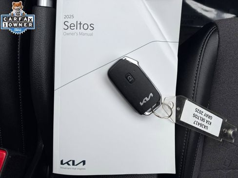 Certified 2025 Kia Seltos S FWD image 30