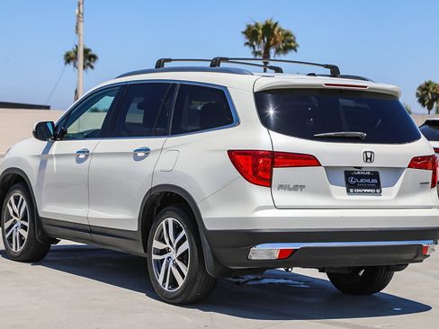 Used 2017 Honda Pilot Touring image 5