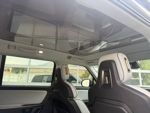 Used 2023 Rivian R1S Adventure AWD/4WD image 45