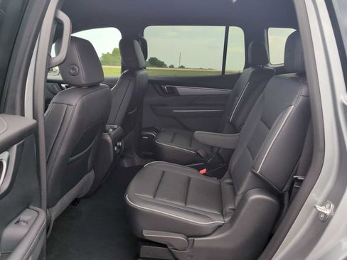 Used 2025 Buick Enclave Sport Touring FWD image 24