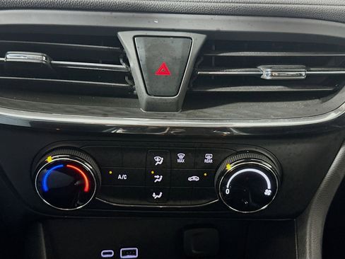 Used 2025 Buick Encore GX Preferred image 23