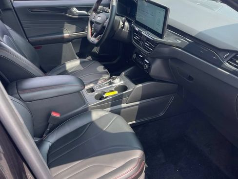 Used 2025 Ford Escape ST-Line Elite w/ Premium Technology Package AWD/4WD image 13