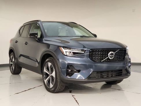 New 2026 Volvo XC40 B5 Plus w/ Protection Package Premier image 7