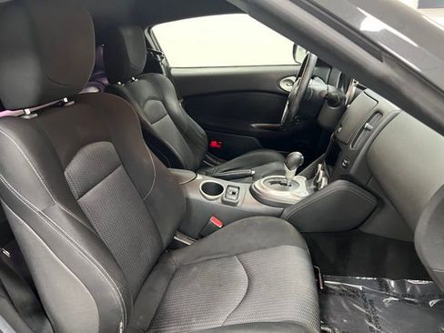 Used 2019 Nissan 370Z Coupe image 42