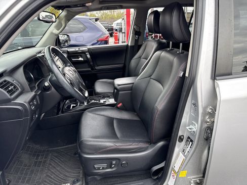 Used 2016 Toyota 4Runner Trail Premium AWD/4WD image 5