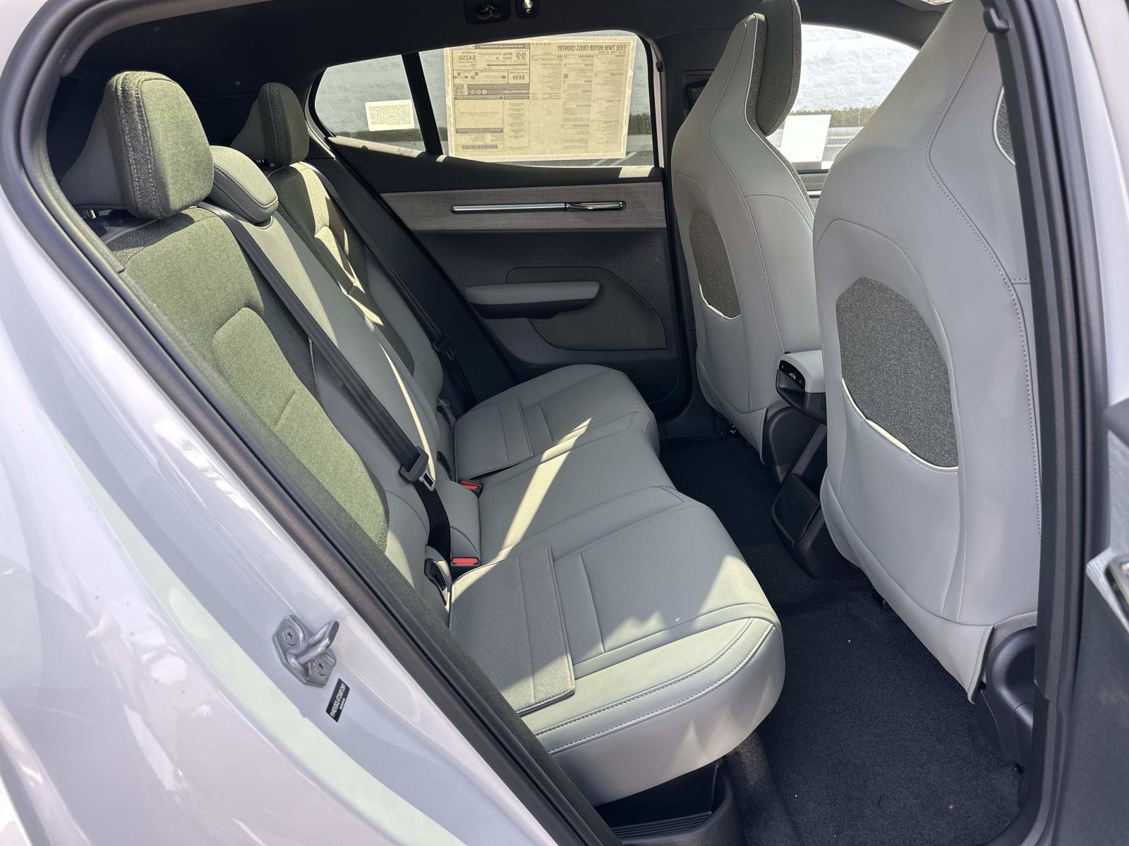 New 2026 Volvo EX30 Cross Country Ultra w/ Protection Package Premier AWD/4WD image 19