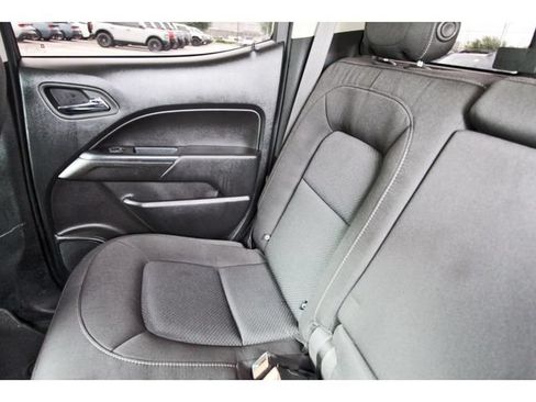 Used 2022 Chevrolet Colorado LT w/ Safety Package RWD image 11