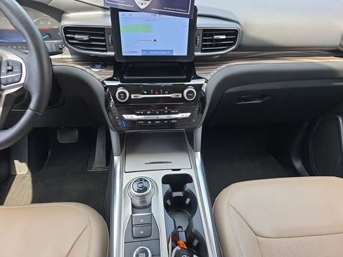 Used 2023 Ford Explorer Limited AWD/4WD image 16