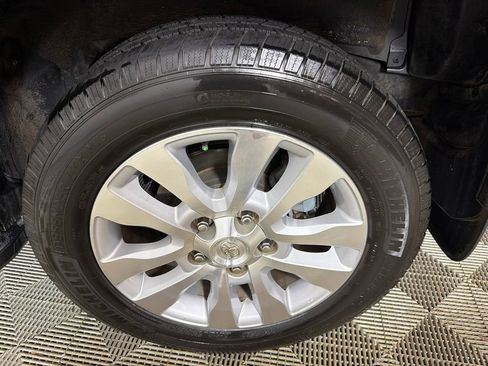 Used 2017 Toyota Sequoia Platinum RWD image 22