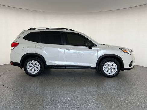 Certified 2023 Subaru Forester AWD/4WD image 2