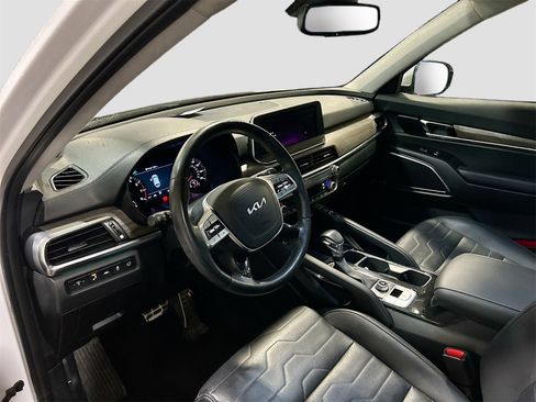 Used 2022 Kia Telluride SX w/ SX Prestige Package image 9