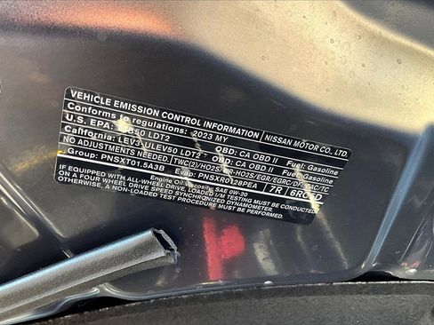 Used 2023 Nissan Rogue S image 33