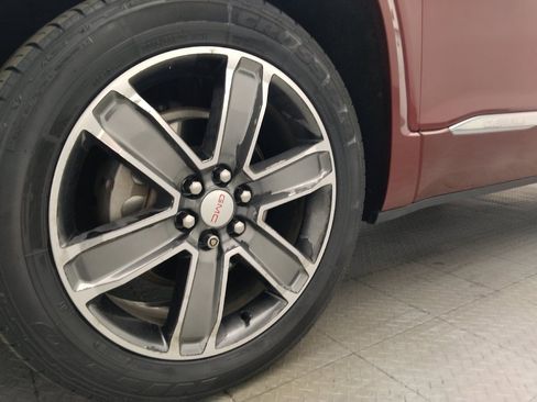 Used 2017 GMC Acadia Denali w/ Technology Package FWD image 31
