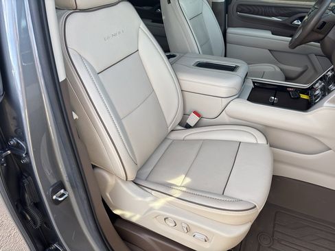 Used 2022 GMC Yukon XL Denali w/ Denali Ultimate Package image 11